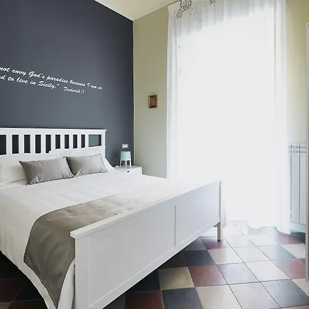 Corte Dei Medici - Palace بيت ضيافة 2*