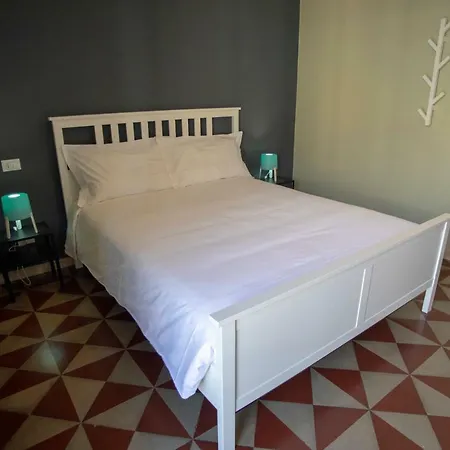 بيت ضيافة Corte Dei Medici - Palace كاتانيا